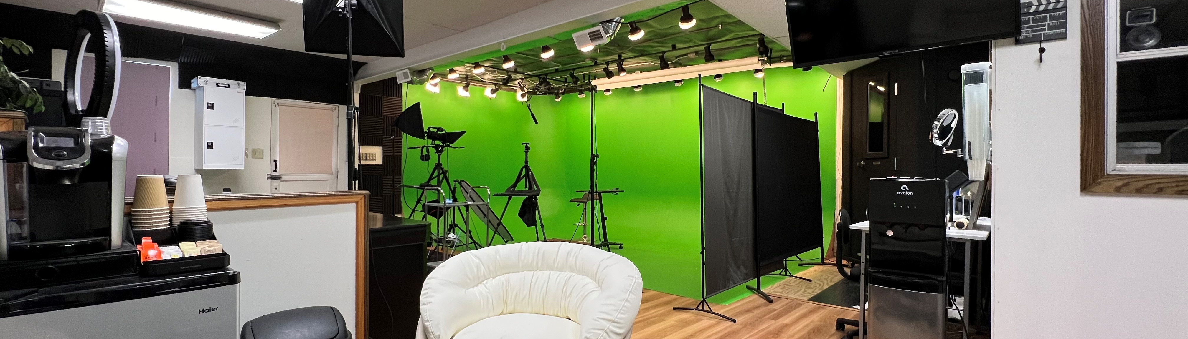 CN Video Studio C - Video Studio Rental with green screen